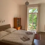 Mama\'S Apartment In Letna